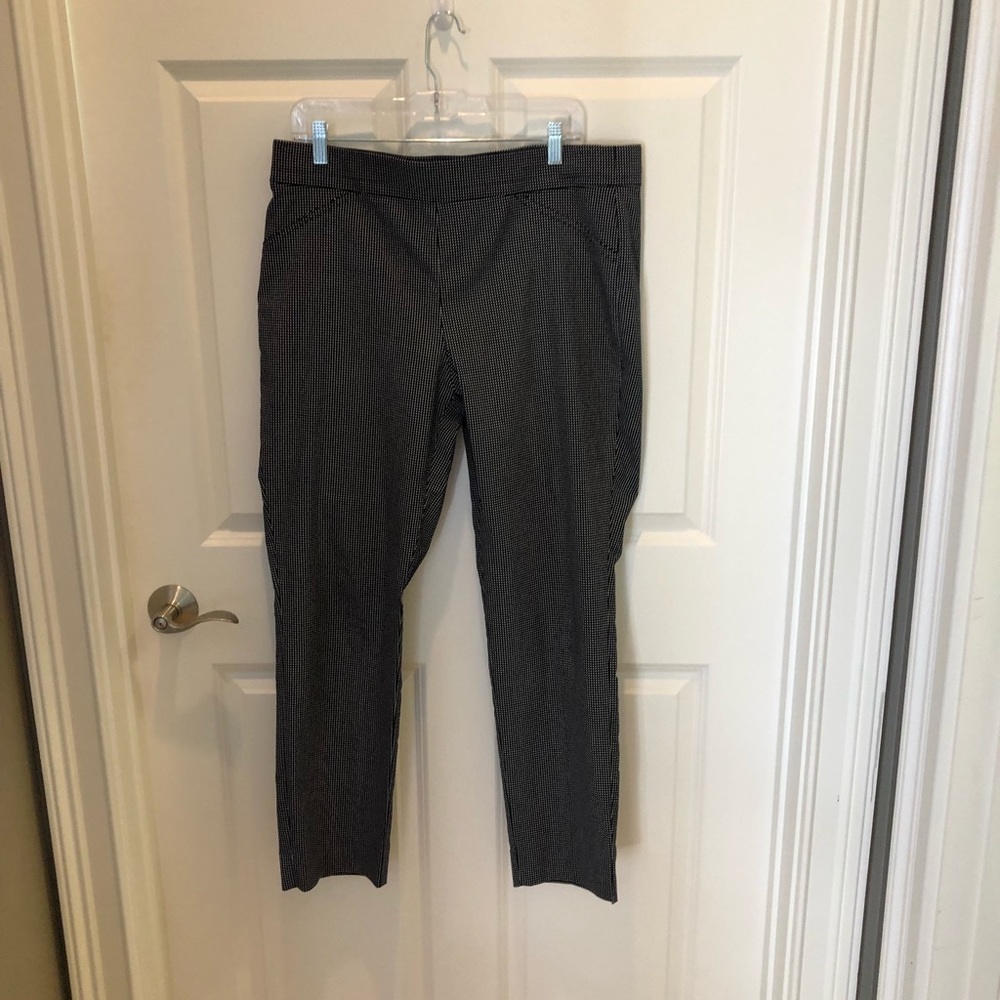 Ann Klein black and white stretch pull on pants